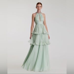 Mac Duggal Green High Neck Chiffon Tiered Gown with Cutout 49835 Mint sz 6 NWT